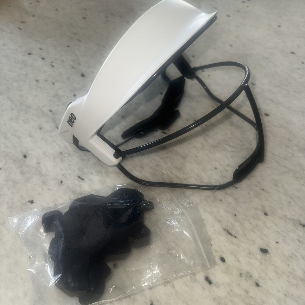 NEO Softball Adjustable Face Mask M/L White/Black w/Pads New Protector safety